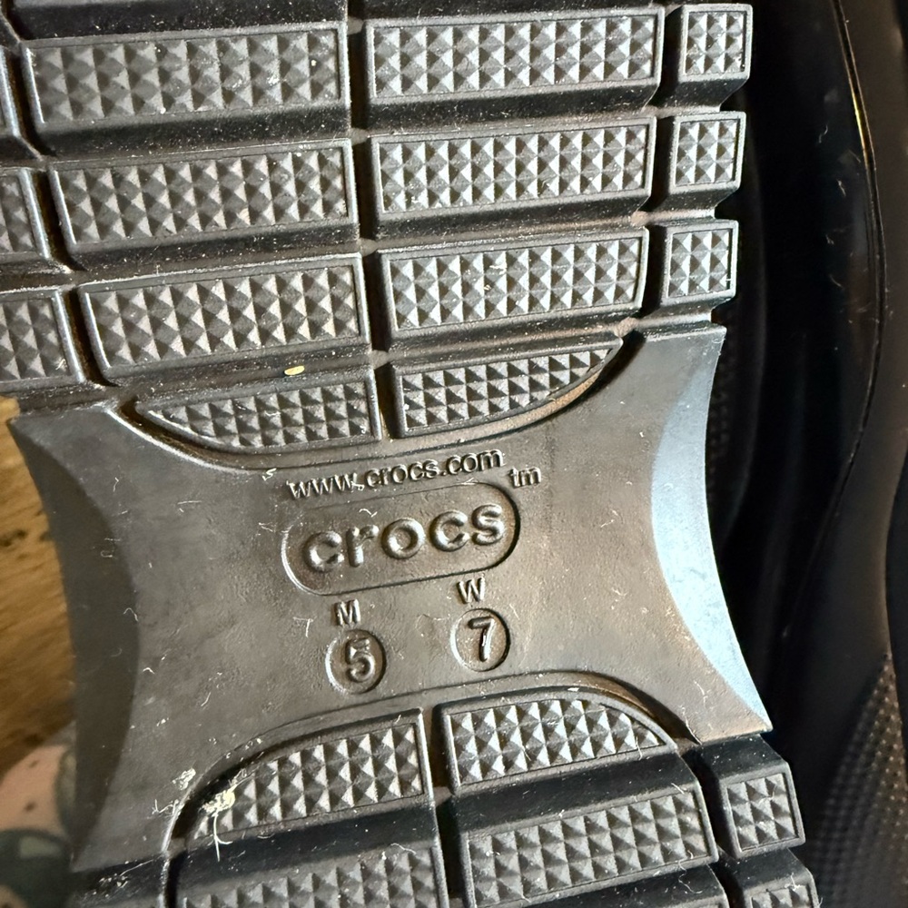 CROCS Classic Mega Crush Platform Clog - Picture 8 of 8